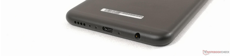 Onderkant: Luidspreker, Microfoon, 2x Hex schroeven, Micro-USB, 3,5 mm audiopoort