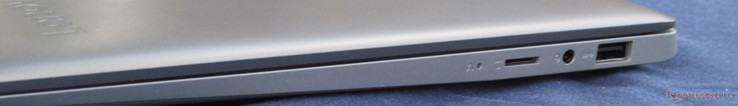 Rechts: micro-SD-kaart, gecombineerde hoofdtelefoon/microfoon, USB 3.0