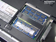 De DDR3 RAM zit in twee sloten.