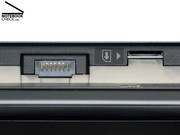 Een draadloze WAN module is ingebouwd en kan worden gebruikt via een SIM card slot die zich in de accu slot bevind. Het ondersteunt internetverbinding op ieder moment and bijna overal via T-Mobile Web 'n' Walk.