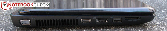 Links: VGA-uit, HDMI 1.4, eSATA/USB 2.0 combinatiepoort, 8-in-1 kaartlezer