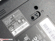 De batterij wordt op zijn plaats gehouden met Acer's typische single lock.