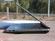 Vergeleken met notebooks die dunner zijn dan 25 mm, lijkt de 36 mm ProBook gigantisch.