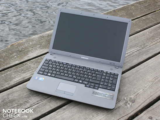 Samsung P530 Pro Pitts: simpele office notebook met pluspunten op het gebied van ergonomie, invoerapparatuur en beeldscherm