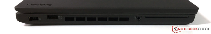 Links: stroomaansluiting, USB 3.0, 3.5 mm audiopoort, SmartCard lezer