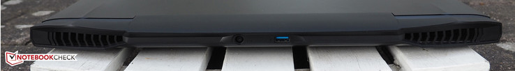 Achterkant: stroomaansluiting, USB 3.1 Type-A Gen 2