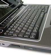 De M70S heeft een toetsenbord met een goede layout,...