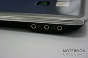 Het notebook heeft een speciale eigenschap aan de voorkant: twee koptelefoon uitgangen.