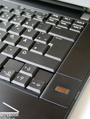 Het toetsenbord heeft een duidelijke indeling en ruime toetsen.