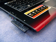 Een ExpressCard aansluiting behoord net zoals de Memorystick/SD Cardreader behoord tot de standaard uitrusting van de Samsung R560.
