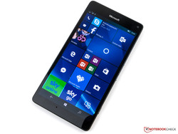 Getest: Microsoft Lumia 950 XL. Testmodel geleverd door Notebooksbilliger.