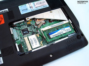 Een Intel Atom N280 en Intel GMA 950 grafische chip vormen het hart van de M2010.