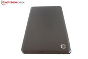 De afmetingen en het gewicht (~2,8 kg) zijn typisch voor een 17 inch laptop.