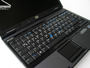 Net zoals veel andere notebooks uit de HP Compaq zakelijke serie beschikt ook deze notebook over een touchpad en trackpoint.