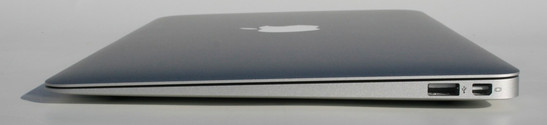 Rechts: USB 2.0, mini DisplayPort