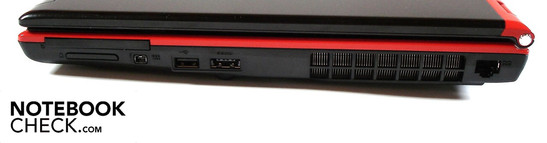 Rechts: ExpressCard-slot, cardreader, FireWire, USB 2.0, eSATA/USB 2.0, Gigabit LAN