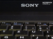 Sony heeft dit keer gekozen voor een conventioneel toetsenbord in plaats van een chiclet-toetsenbord.