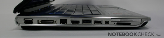Linkerkant: Express Card 45, Cardreader (SD, MS (Pro), MMC, xD), FireWire 400, USB, eSata (met geintegreerde USB), HDMI, LAN, Docking Station, VGA