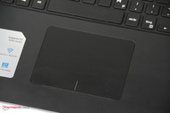 Het ClickPad is minder accuraat als een touchpad met knoppen, maar je kunt er best goed mee werken.