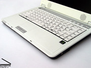Het toetsenbord past goed bij de witte behuizing.