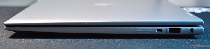 rechts: Kensington-slot, USB A 3.2 Gen 1, 3,5mm Audio