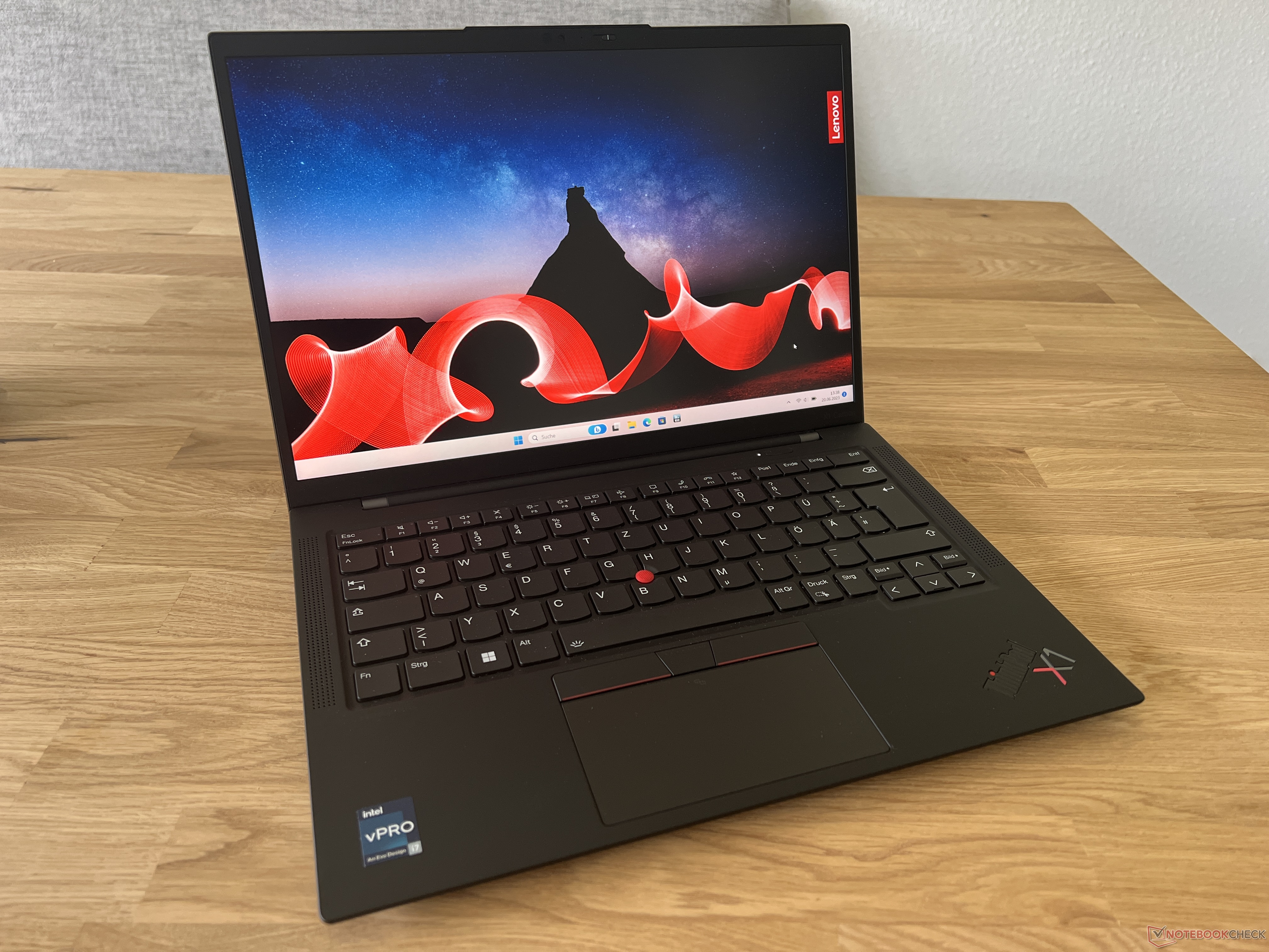 Lenovo ThinkPad X1 Carbon G11 review - Het stagnerende, dure