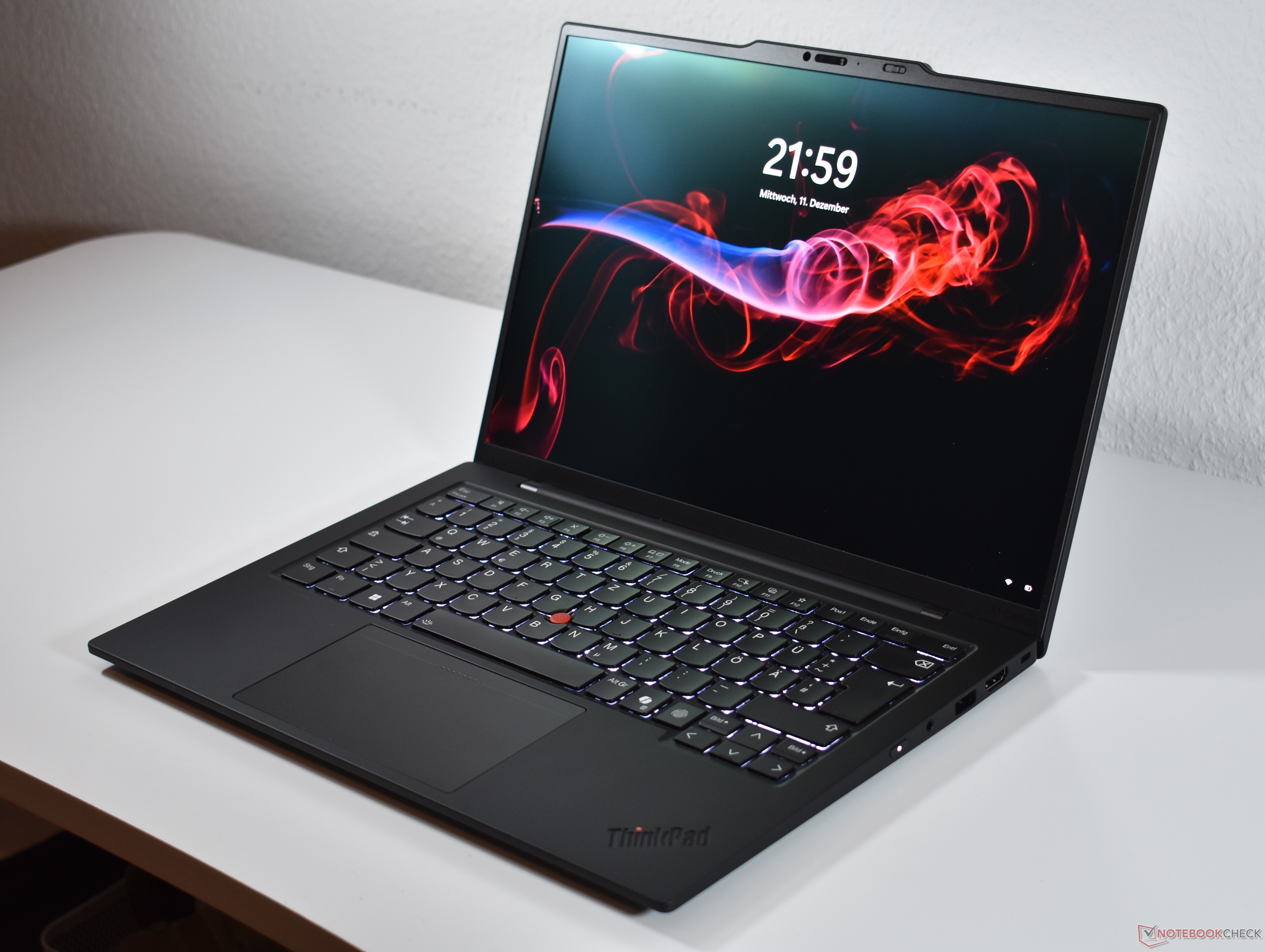 Lenovo ThinkPad X1 Carbon Gen 13 Aura Edition laptop review: De X1