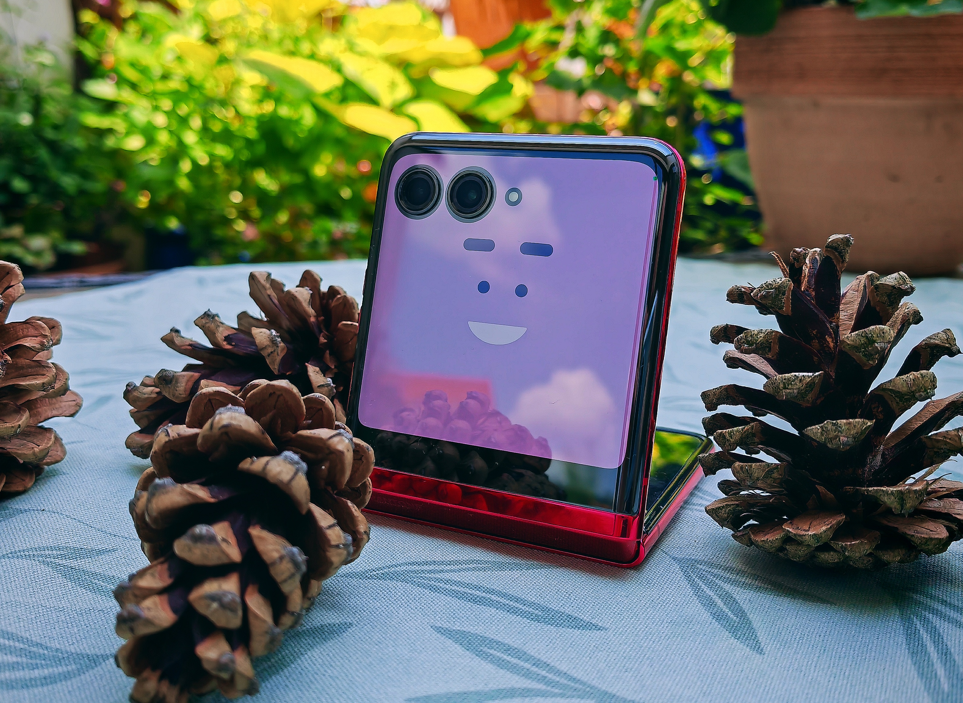 Motorola Razr+ smartphone review - De high-end opvouwbare smartphone ...