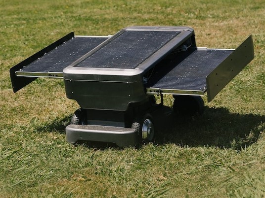 Relatie Terugroepen Wegrijden Nieuwe SunScout Pro robot grasmaaier op zonne-energie is bezig met  crowdfunding - Notebookcheck.nl Nieuws