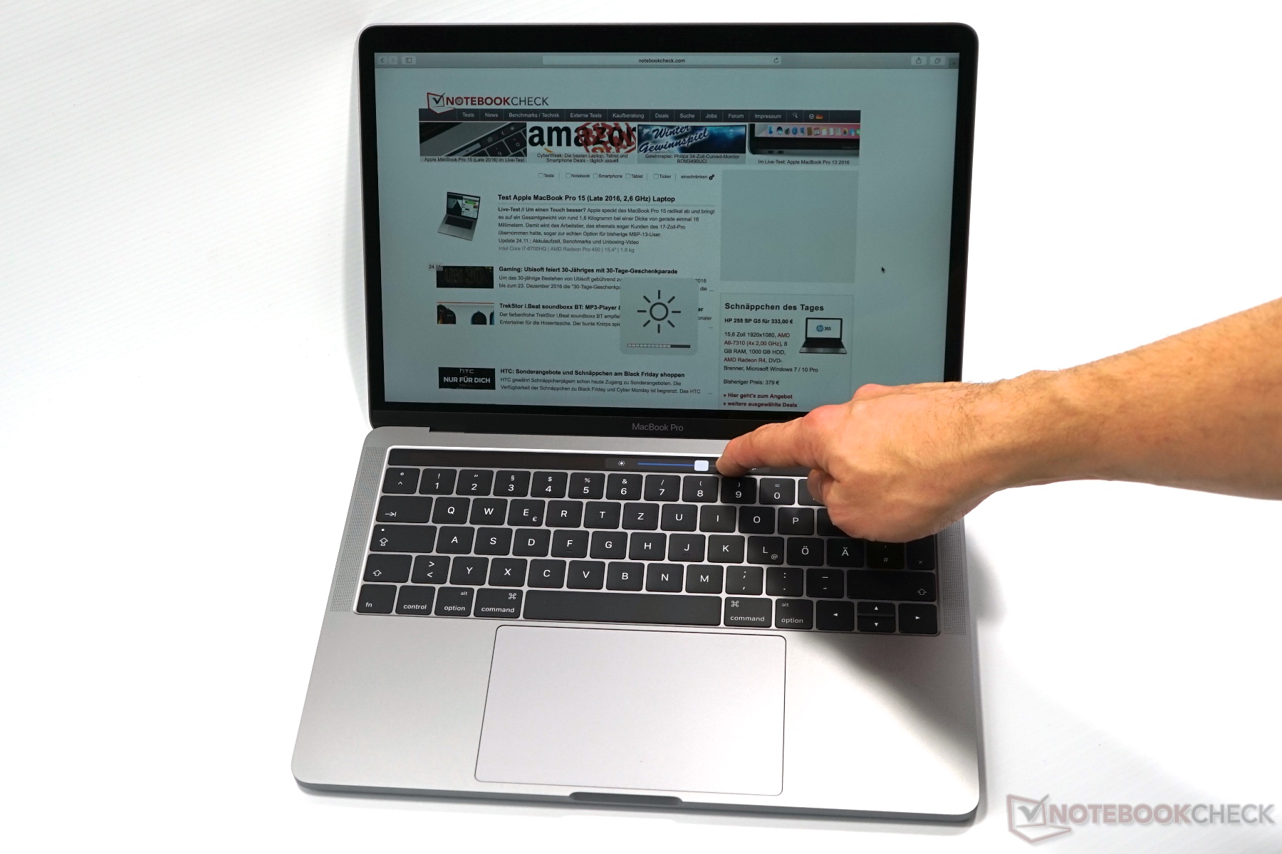 Eerste Apple MacBook Pro met Touch Bar komt op de lijst met
