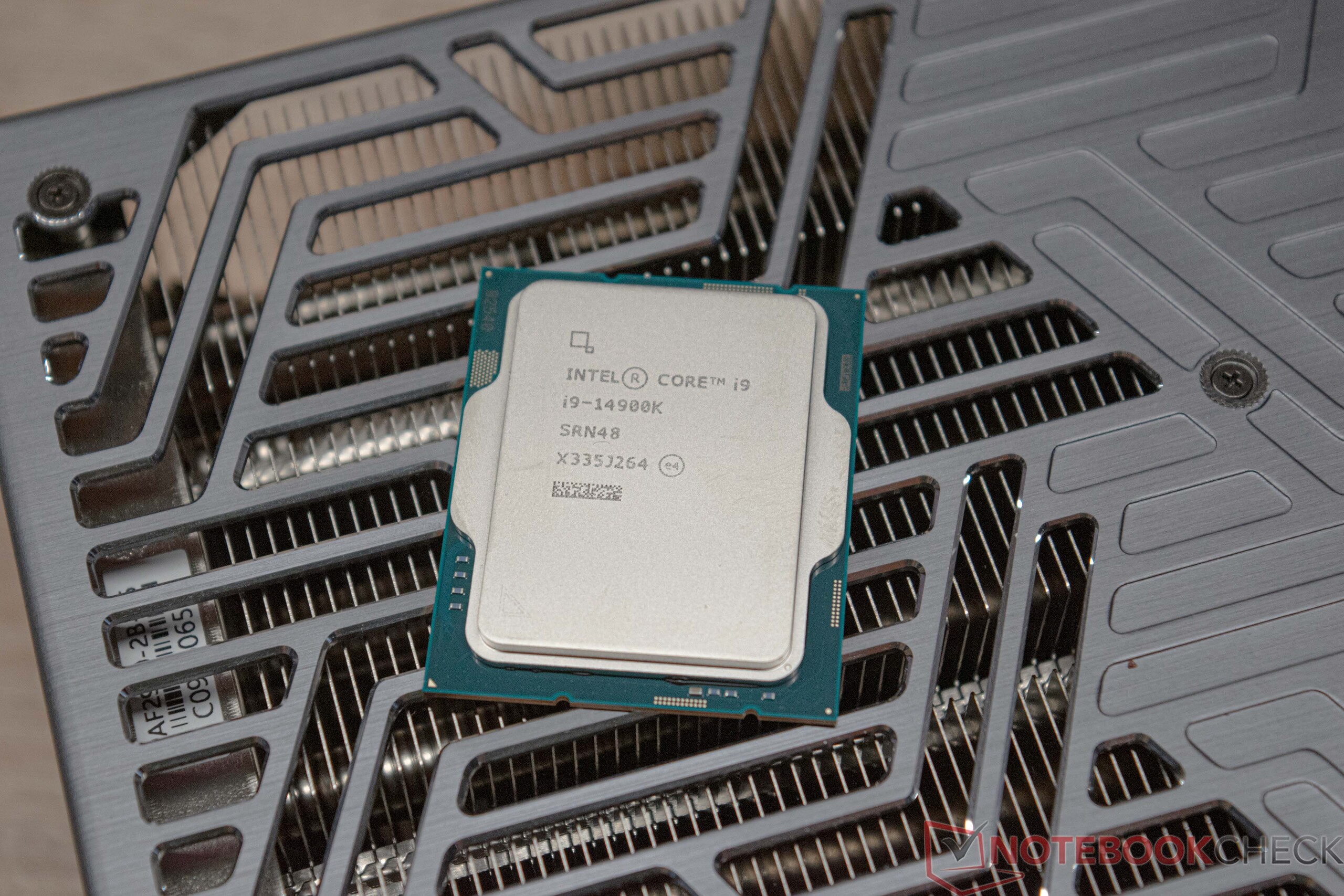 Teleurstellende Core i9-14900K prestaties/watt vs Ryzen 7 7800X3D