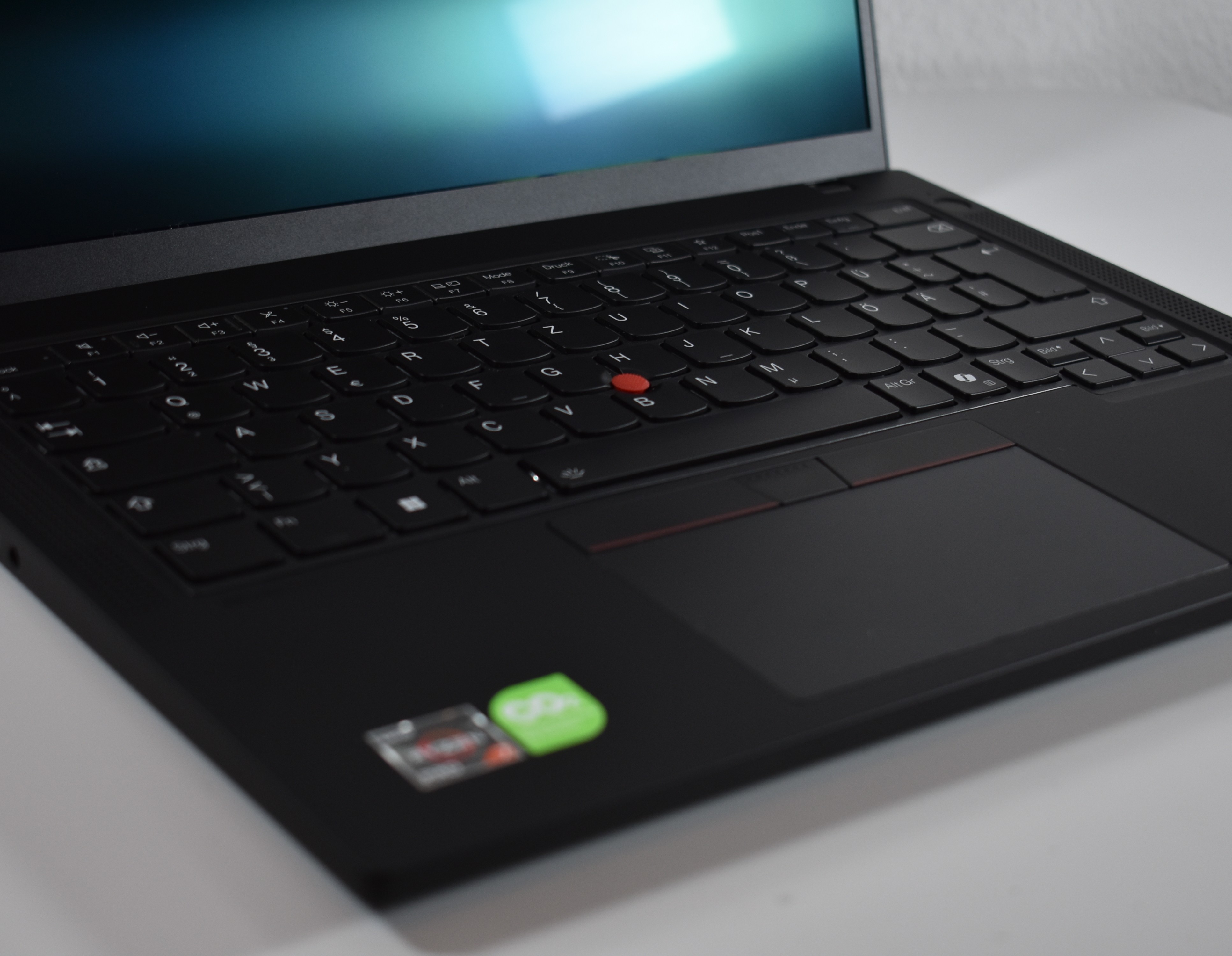 Ongelijke behandeling: Hoe Lenovo de AMD-variant van de ThinkPad P14s ...