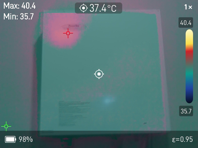 Fusiestandaanzicht van een waterverwarmer