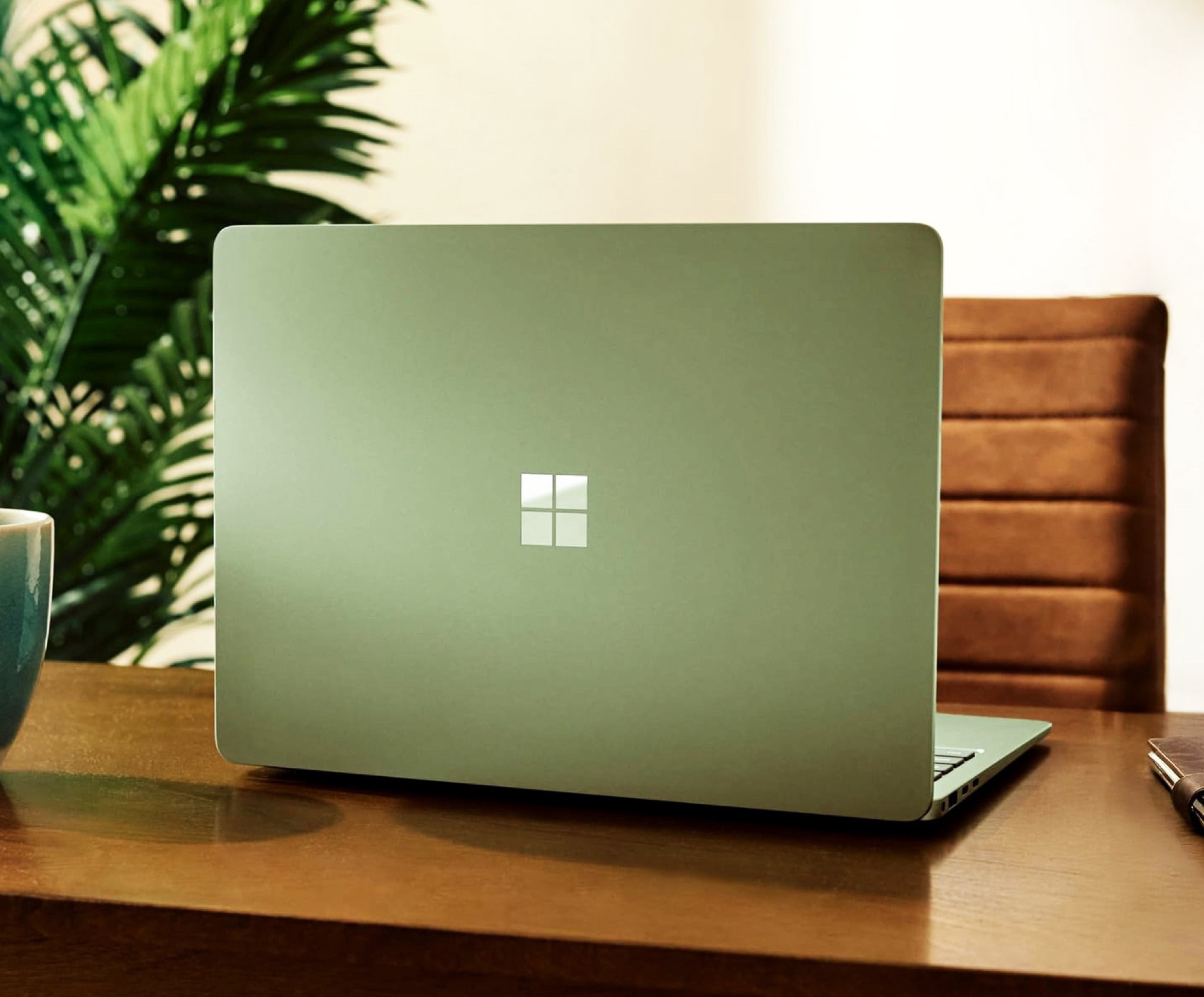 Lek onthult hogere prijzen van Microsoft Surface Laptop 8 en