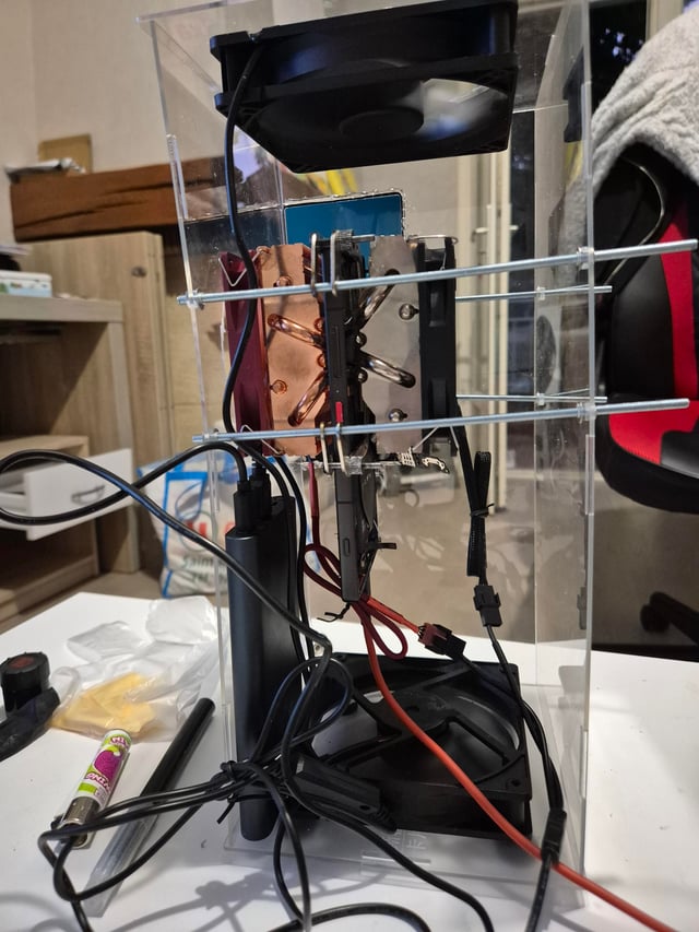 De behuizing waarin de gemodificeerde Z70 Ultra is ondergebracht