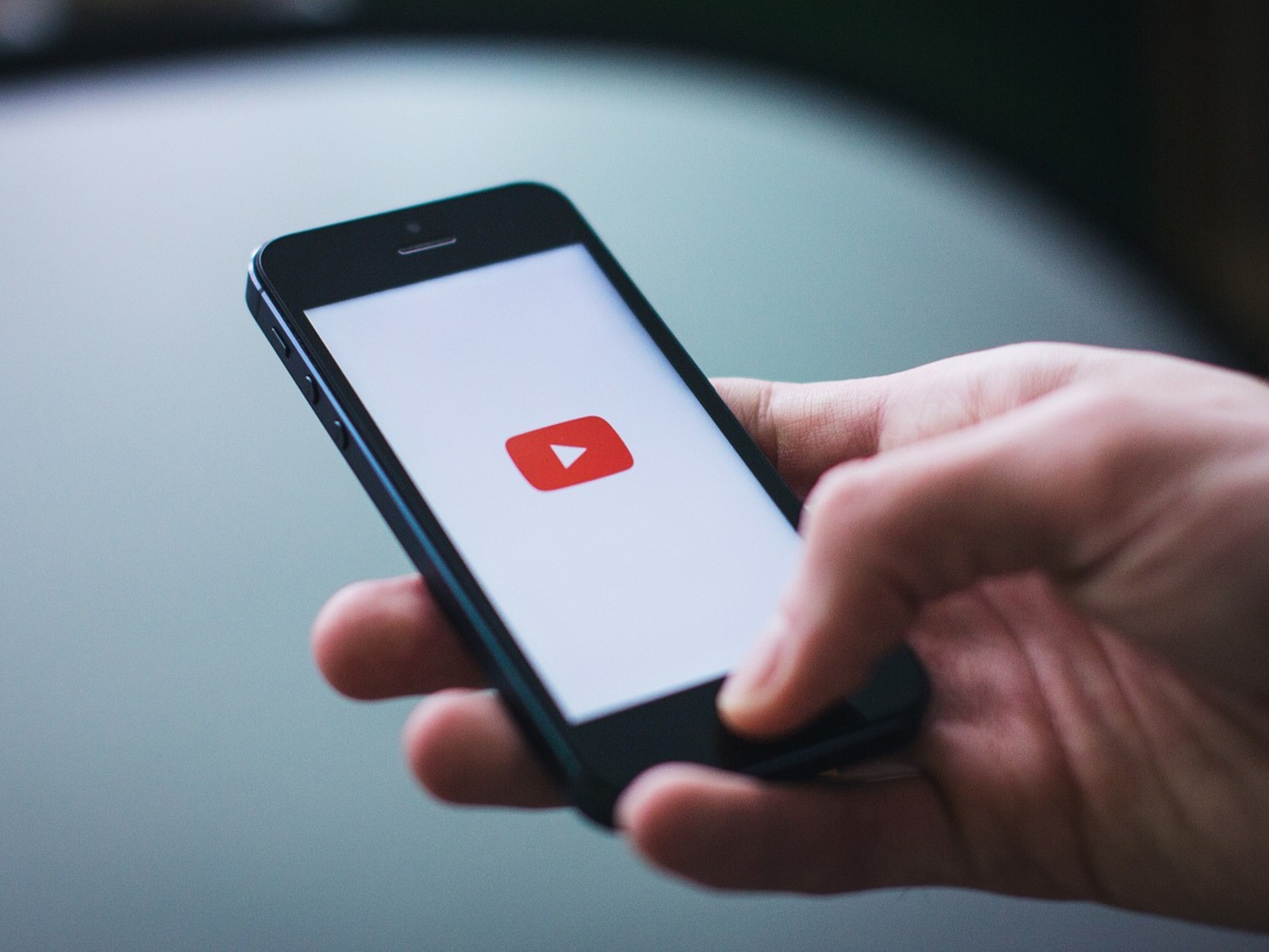 YouTube がブラウザをブロックする回避策: バックグラウンド再生がプレミアム限定になりました