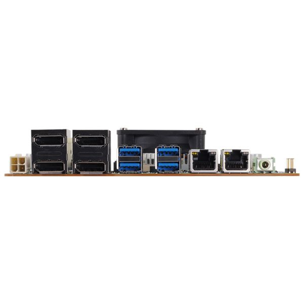 Het moederbord is uitgerust met maar liefst vier DisplayPort 1.4-uitgangen.