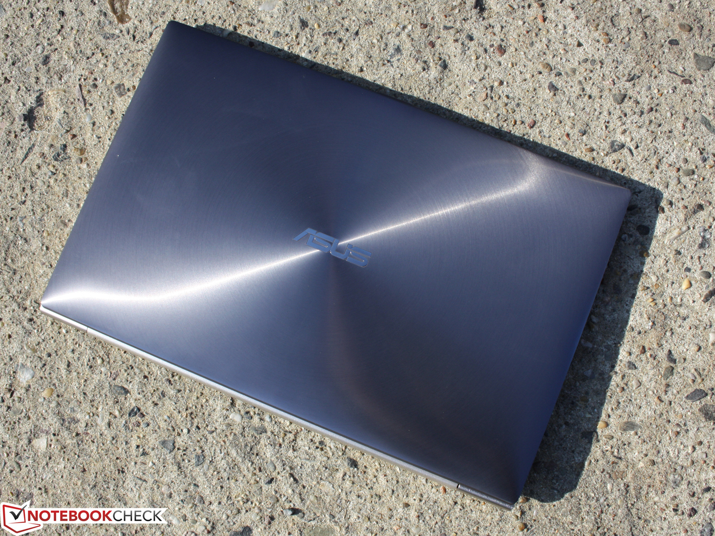 Testrapport Asus Zenbook UX21E Ultrabook - Notebookcheck.nl