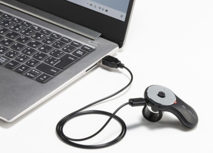 De Sanwa Finger Mouse wordt opgeladen met de meegeleverde oplaadkabel wanneer deze is aangesloten op een USB-A computerpoort of USB-voeding. (Afbeeldingsbron: Sanwa Levering)