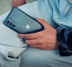 De Motorola Moto G42 heeft onder meer een 4G-chipset en 4 GB RAM-geheugen. (Afbeelding bron: Motorola)