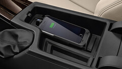 De draadloze lader van BMW maakt naar verluidt de NFC-chip van de iPhone 15 Pro kapot. (Afbeelding Bron: BMW Canada)