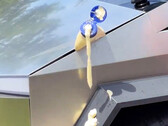 Cybertruck frunk sluitkracht (afbeelding: Jeremy Judkings/X)