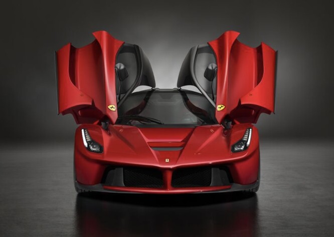 De 2013 LaFerrari was de eerste stap van het bedrijf op het gebied van elektrische motoren, zij het in een F1-achtig KERS-systeem in tegenstelling tot traditionele EV's. (Bron: Ferrari)