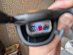 Xreal One Pro aangesloten op MacBook Air