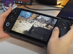 De GPD Win 5 in gebruik met het 80 Wh batterijpakket bevestigd. (Afbeeldingsbron: GPD)