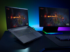 Razer Blade 18 gaming-laptop op desktop (Afbeelding bron: Razer PR)
