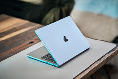 MacBook Pro&#039;s krijgen al in 2026 de tandem OLED-displaytechnologie van de iPad Pro, waardoor dunnere ontwerpen mogelijk worden. (Bron: Notebookcheck)