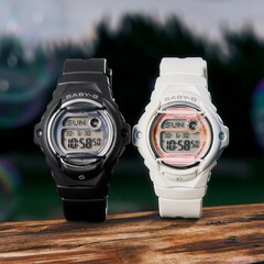 De Casio Baby-G BG-169GD-1 en de BG-169GD-7 (van links naar rechts)