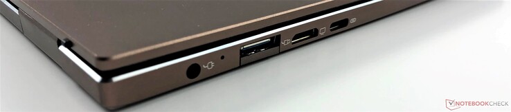 Links: DC in, USB 3.1 Gen 1 (5 Gbps) Type-A, Mini HDMI, USB 3.1 Gen 1 Type-C (met stroomvoorziening en DisplayPort 1.2)