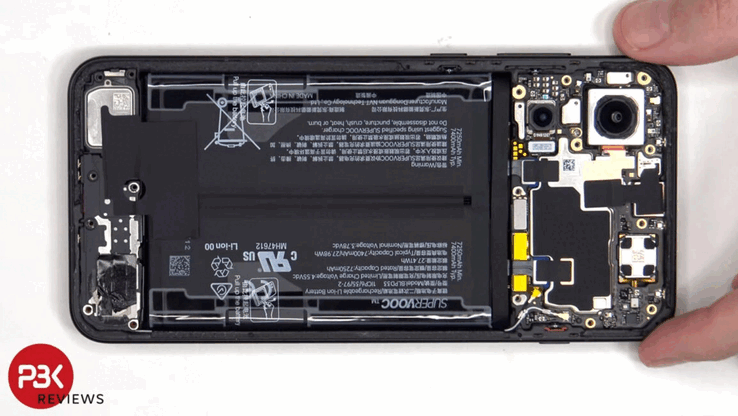 OnePlus 15R teardown. (Afbeeldingsbron: PBKreviews)
